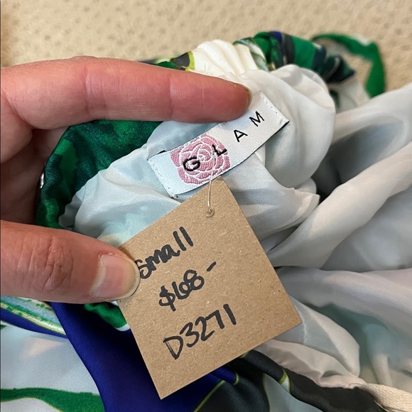 Silk strapless dress w pleats and wrap around tie - Picture 3 of 3